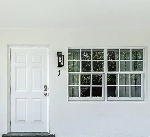 $1,950 | 337 Kenilworth Boulevard, Unit 4, West Palm Beach, FL 33405