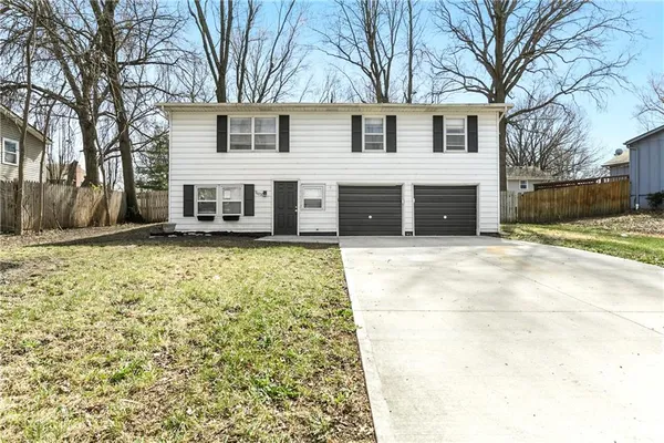$224,900 | 1103 Northeast Columbus Street, Lee's Summit, MO 64086