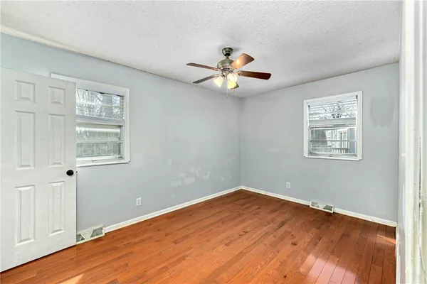 $224,900 | 1103 Northeast Columbus Street, Lee's Summit, MO 64086