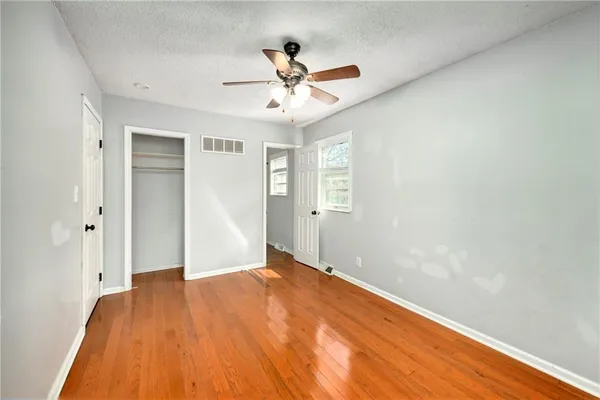 $219,900 | 1103 Northeast Columbus Street, Lee's Summit, MO 64086