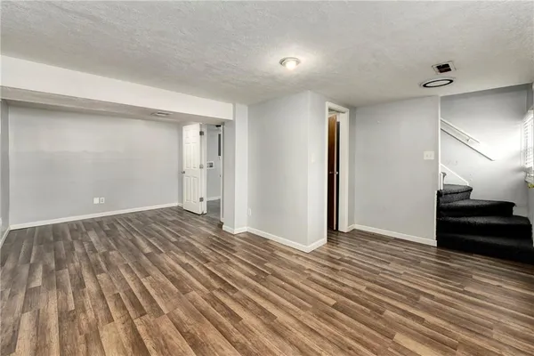 $219,900 | 1103 Northeast Columbus Street, Lee's Summit, MO 64086