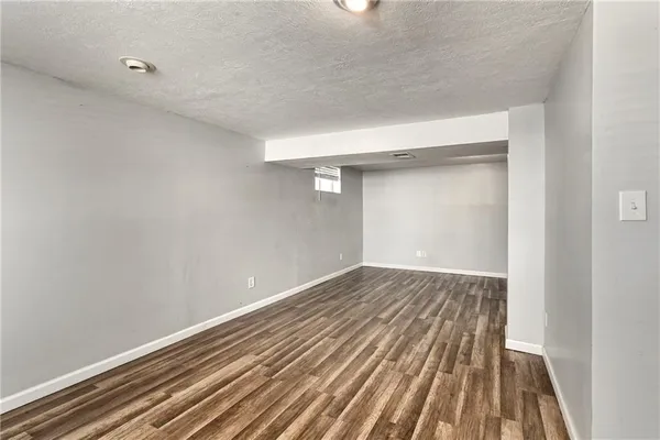 $219,900 | 1103 Northeast Columbus Street, Lee's Summit, MO 64086