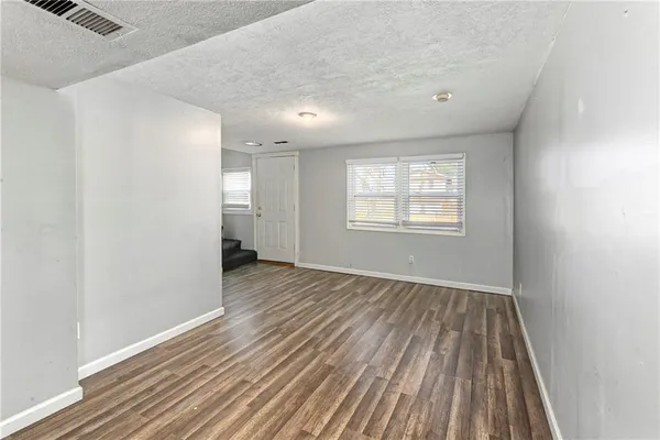 $219,900 | 1103 Northeast Columbus Street, Lee's Summit, MO 64086