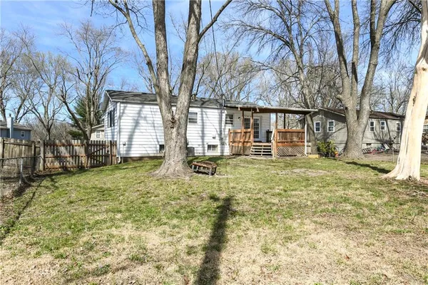 $224,900 | 1103 Northeast Columbus Street, Lee's Summit, MO 64086