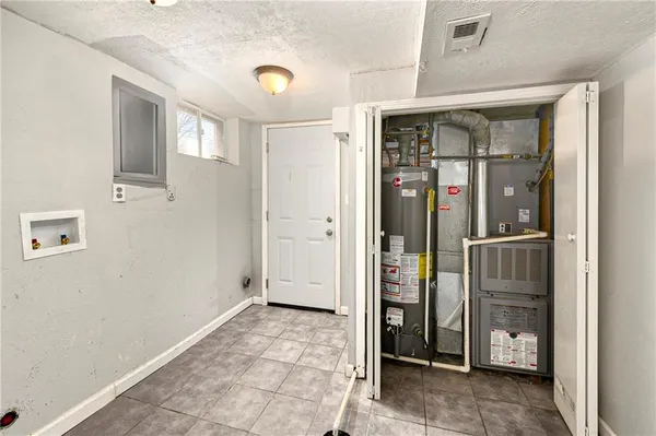 $219,900 | 1103 Northeast Columbus Street, Lee's Summit, MO 64086