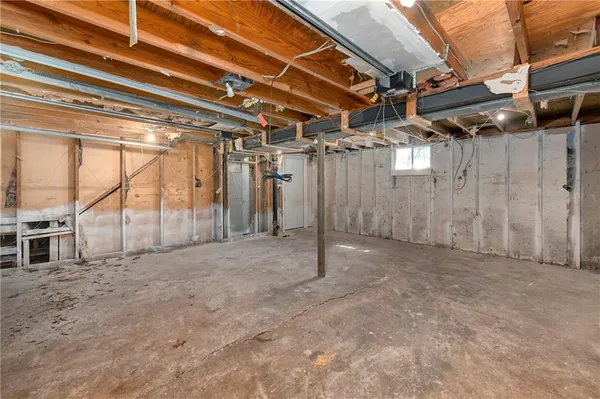 $219,900 | 1103 Northeast Columbus Street, Lee's Summit, MO 64086