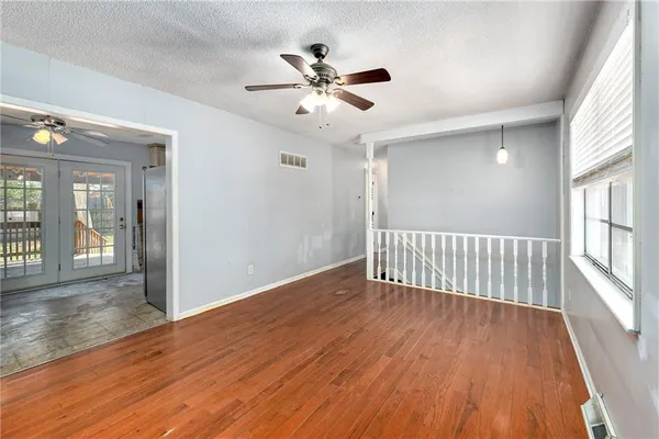 $224,900 | 1103 Northeast Columbus Street, Lee's Summit, MO 64086