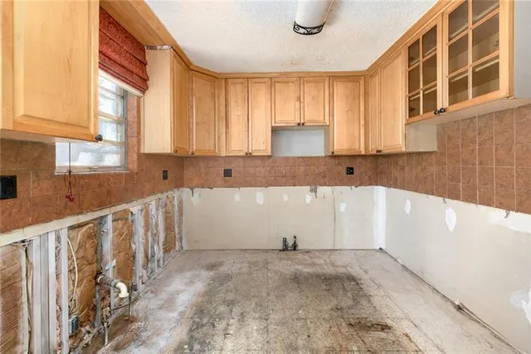 $224,900 | 1103 Northeast Columbus Street, Lee's Summit, MO 64086