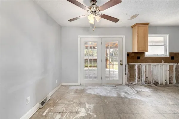 $224,900 | 1103 Northeast Columbus Street, Lee's Summit, MO 64086