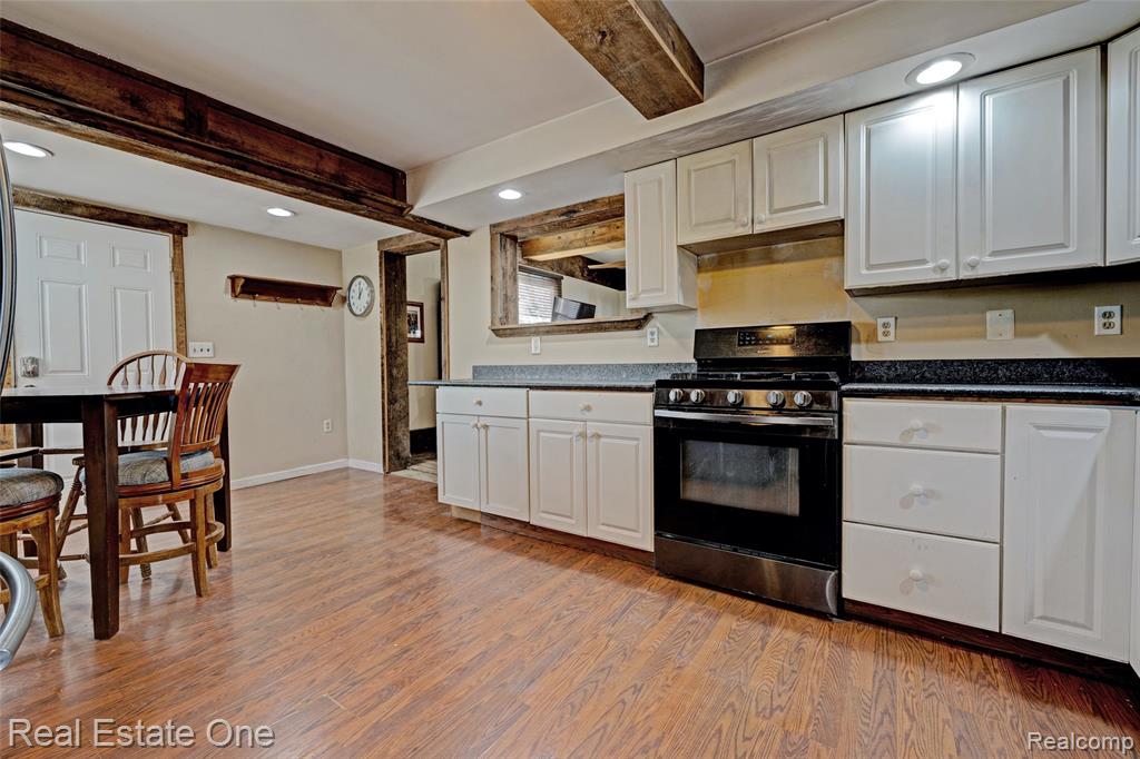 7560 Metcalf Road Avoca, MI 48006 - Photo 8 of 57
