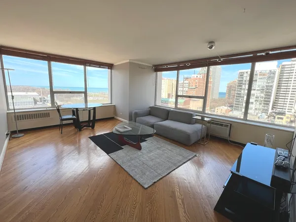 $2,550 | 70 West Burton Place, Unit 1203, Chicago, IL 60610