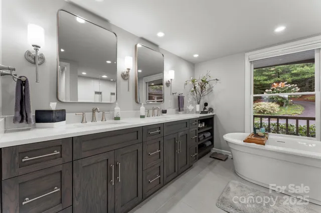 $1,890,000 | 1031 West Rochester Drive, Unit 9, Cashiers, NC 28717