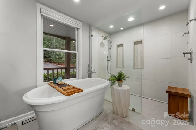 $1,890,000 | 1031 West Rochester Drive, Unit 9, Cashiers, NC 28717