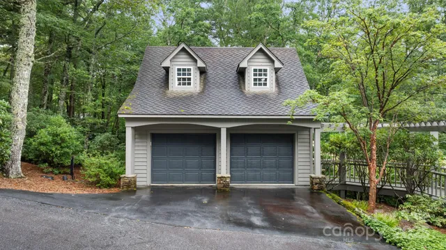 $1,890,000 | 1031 West Rochester Drive, Unit 9, Cashiers, NC 28717