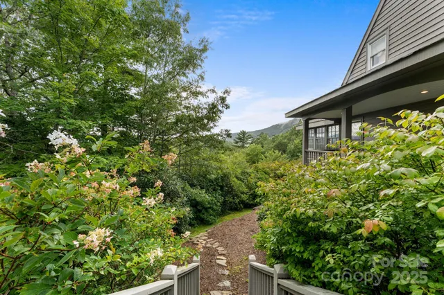 $1,890,000 | 1031 West Rochester Drive, Unit 9, Cashiers, NC 28717