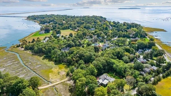 $4,500,000 | 39 Bay Pond Road, Duxbury, MA 02332