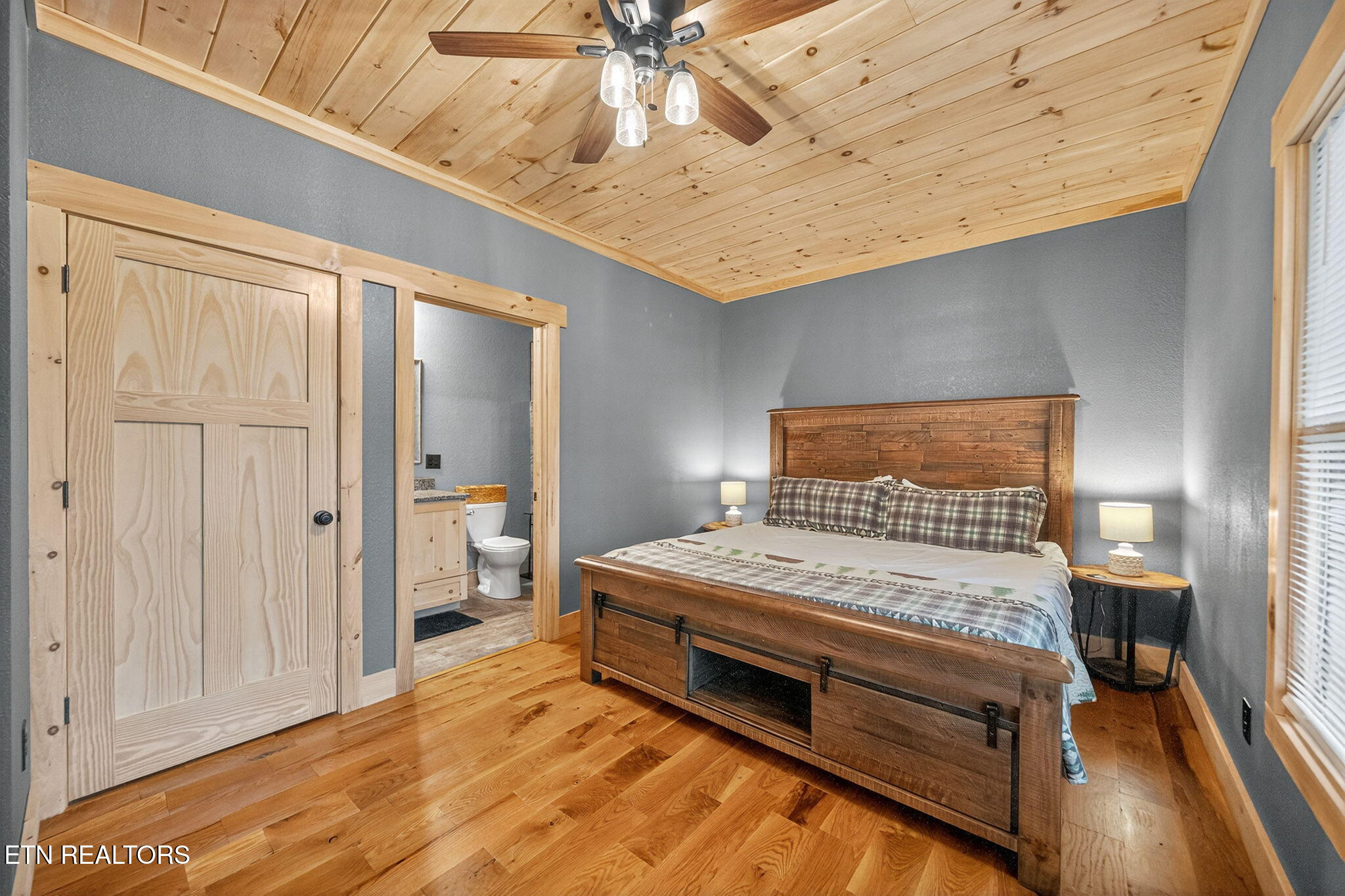 2489 Waldens Creek Road Sevierville, TN 37862 - Photo 15 of 38 23-web-or-mls-002_DSC08235