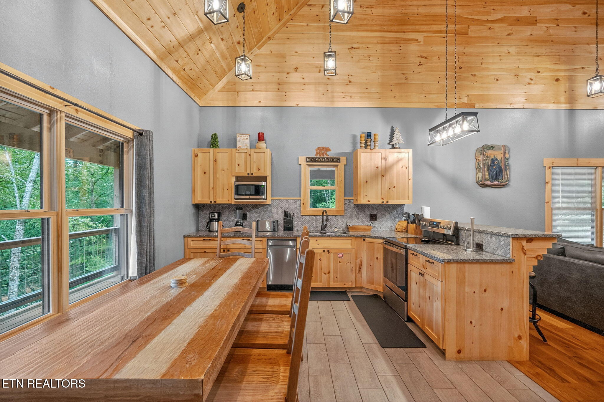 2489 Waldens Creek Road Sevierville, TN 37862 - Photo 6 of 38 5-web-or-mls-003_DSC08253