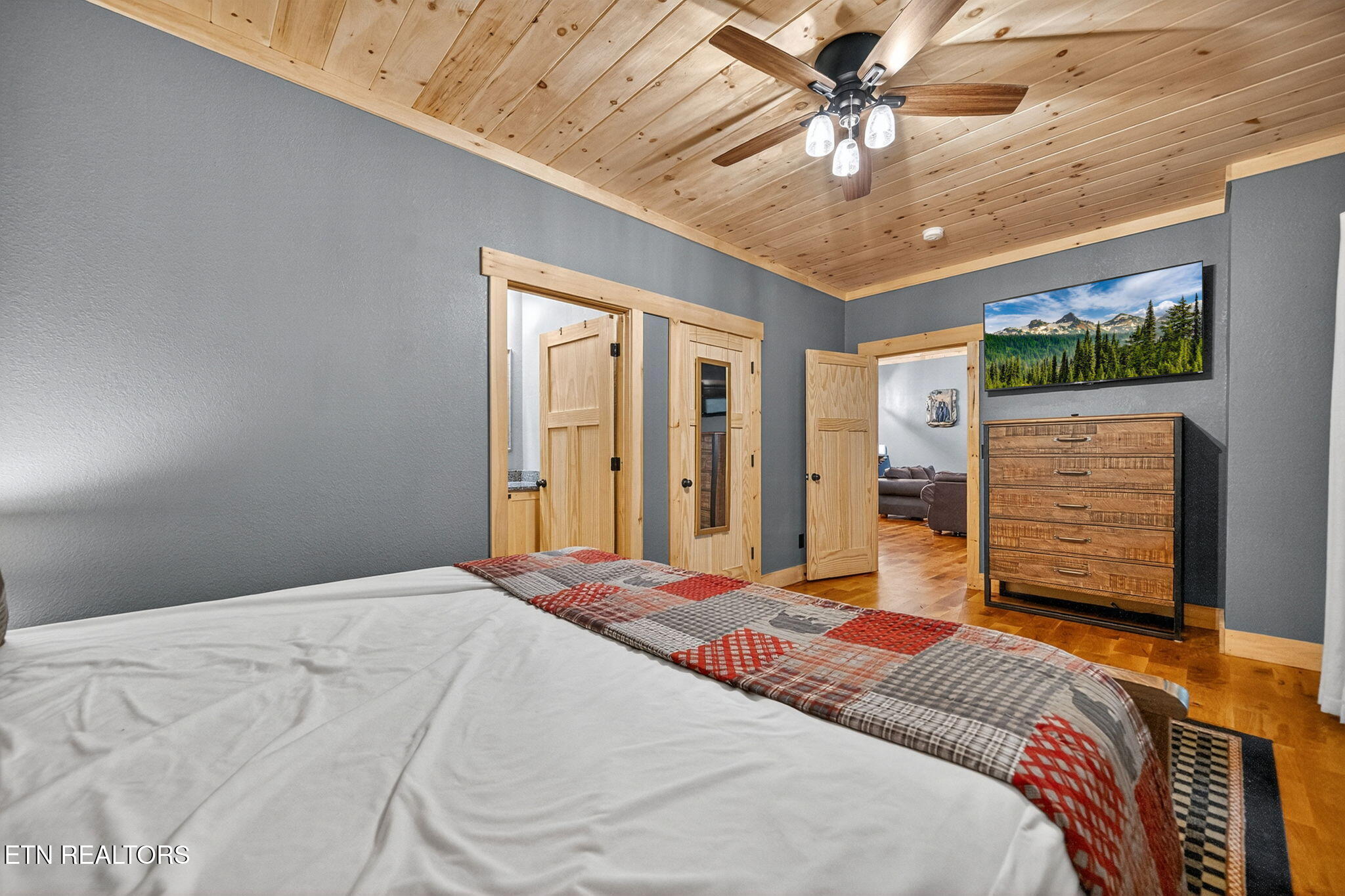 2489 Waldens Creek Road Sevierville, TN 37862 - Photo 7 of 38 6-web-or-mls-003_DSC08283