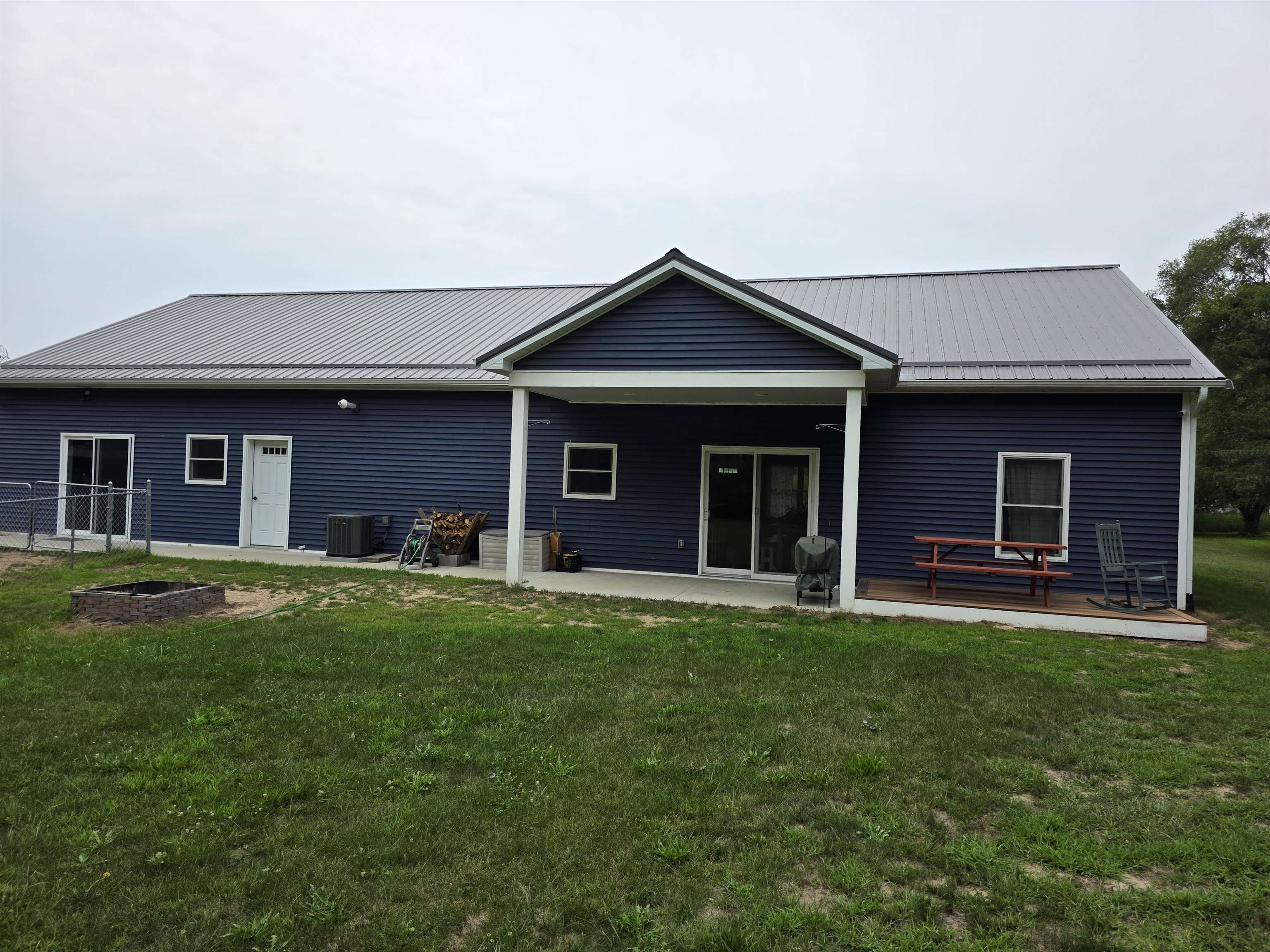 5277 South Wise Road Shepherd, MI 48883 - Photo 4 of 39 1950027-659695e3-1461-488e-aaac-a918cbc380e9.JPG
