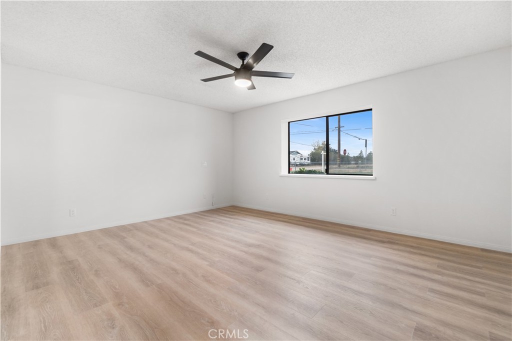 9239 Hickory Avenue Hesperia, CA 92345 - Photo 31 of 43