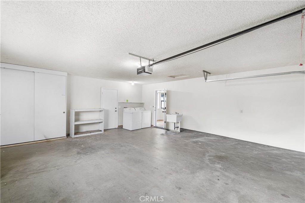 9239 Hickory Avenue Hesperia, CA 92345 - Photo 36 of 43