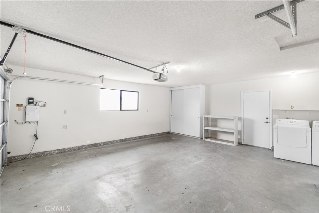 9239 Hickory Avenue Hesperia, CA 92345 - Photo 37 of 43