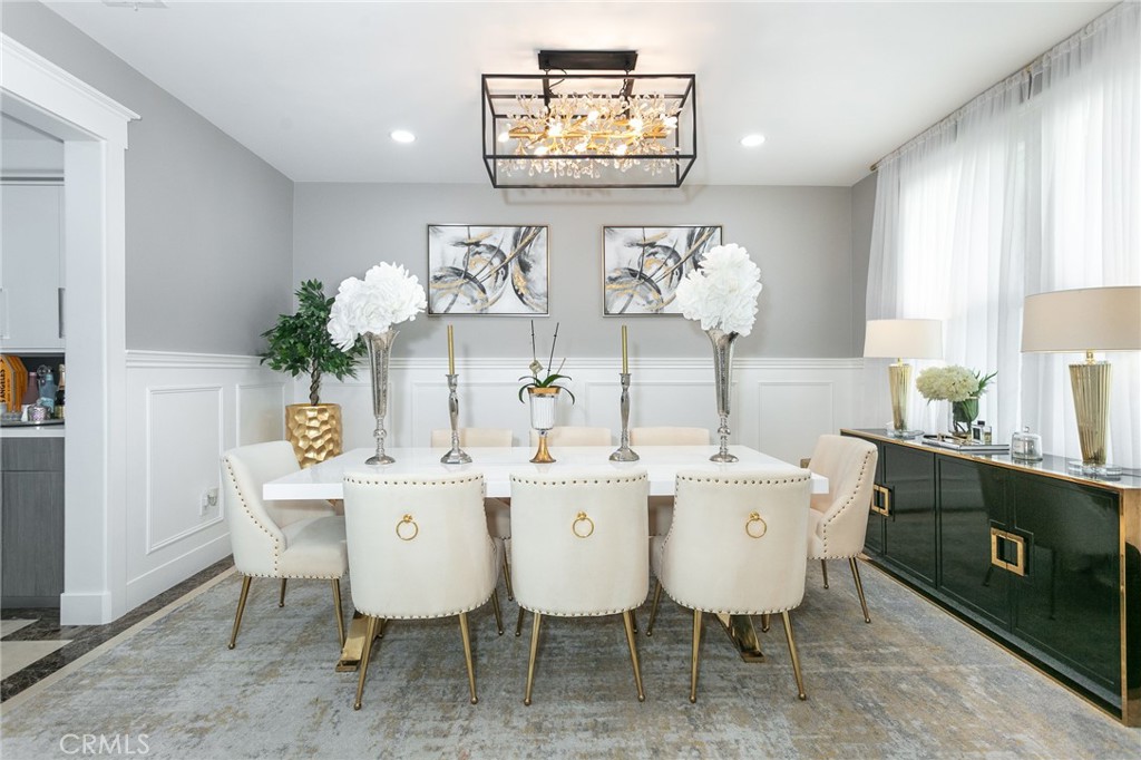 20423 Via Botticelli Porter Ranch, CA 91326 - Photo 8 of 48 Dining room