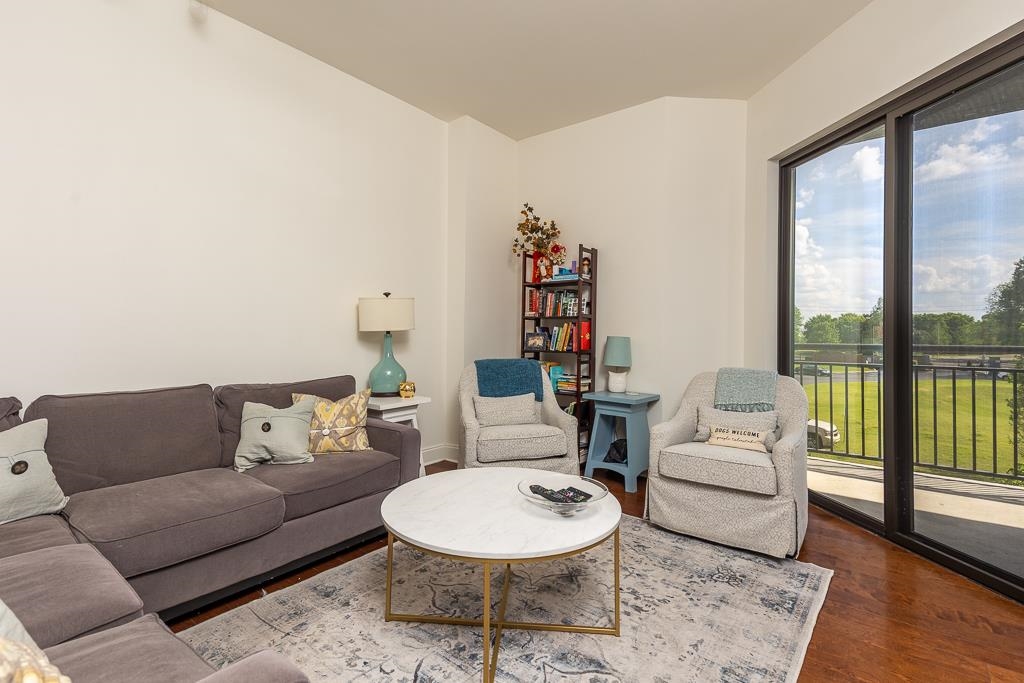717 Riverside Drive, Unit 201 Memphis, TN 38103 - Photo 19 of 37