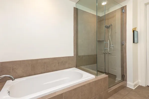 $365,000 | 717 Riverside Drive, Unit 201, Memphis, TN 38103
