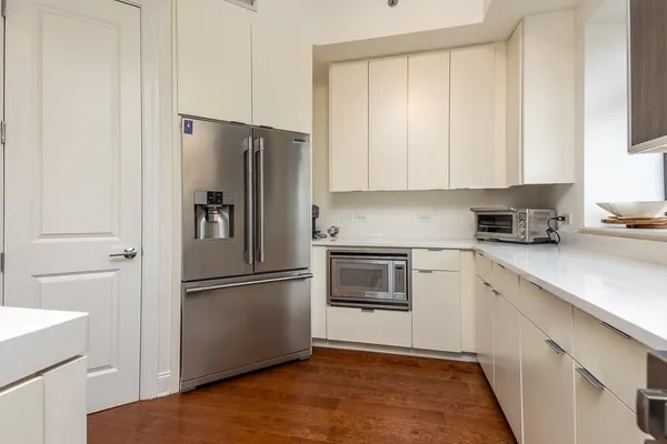 $365,000 | 717 Riverside Drive, Unit 201, Memphis, TN 38103