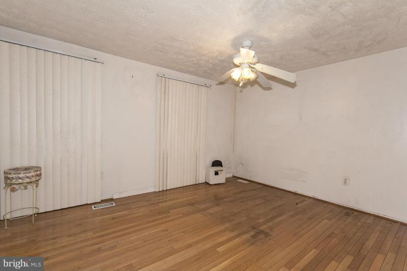 2409 Ridgely Street Baltimore, MD 21230 - Photo 3 of 19 Dining Room