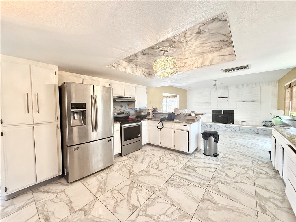 135 South Broadway Street Ridgecrest, CA 93555 - Photo 10 of 46