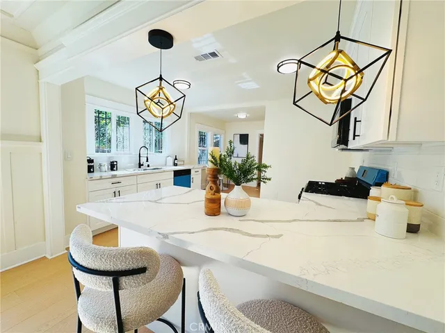 $899,000 | 4715 5th Avenue, Los Angeles, CA 90043