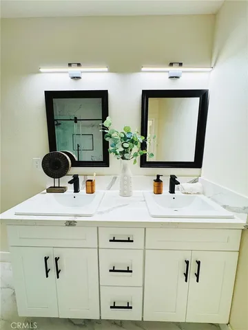 $899,000 | 4715 5th Avenue, Los Angeles, CA 90043