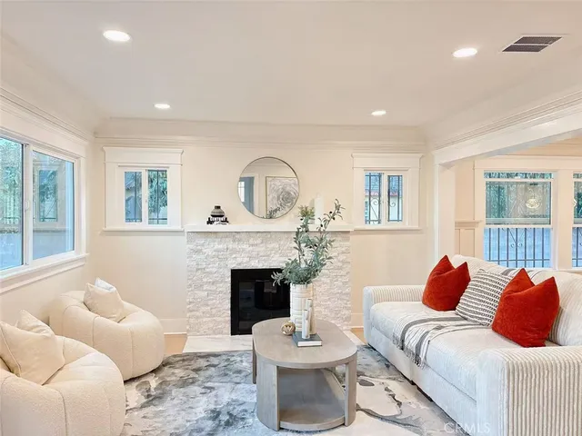 $899,000 | 4715 5th Avenue, Los Angeles, CA 90043