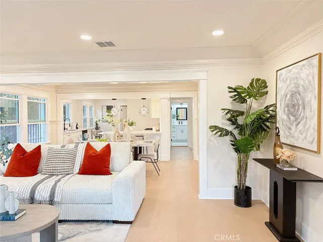 $899,000 | 4715 5th Avenue, Los Angeles, CA 90043