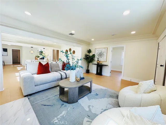 $899,000 | 4715 5th Avenue, Los Angeles, CA 90043