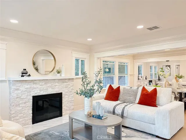 $899,000 | 4715 5th Avenue, Los Angeles, CA 90043