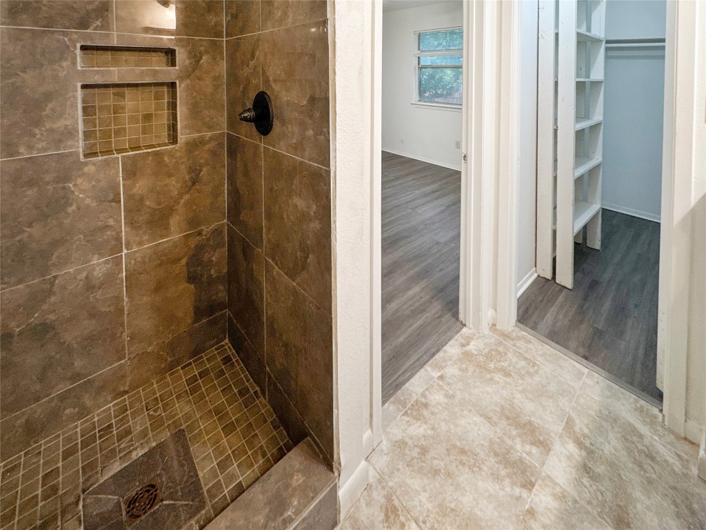 2017 Greenbrook Parkway, Unit B Austin, TX 78723 - Photo 7 of 14 a view of a bathroom