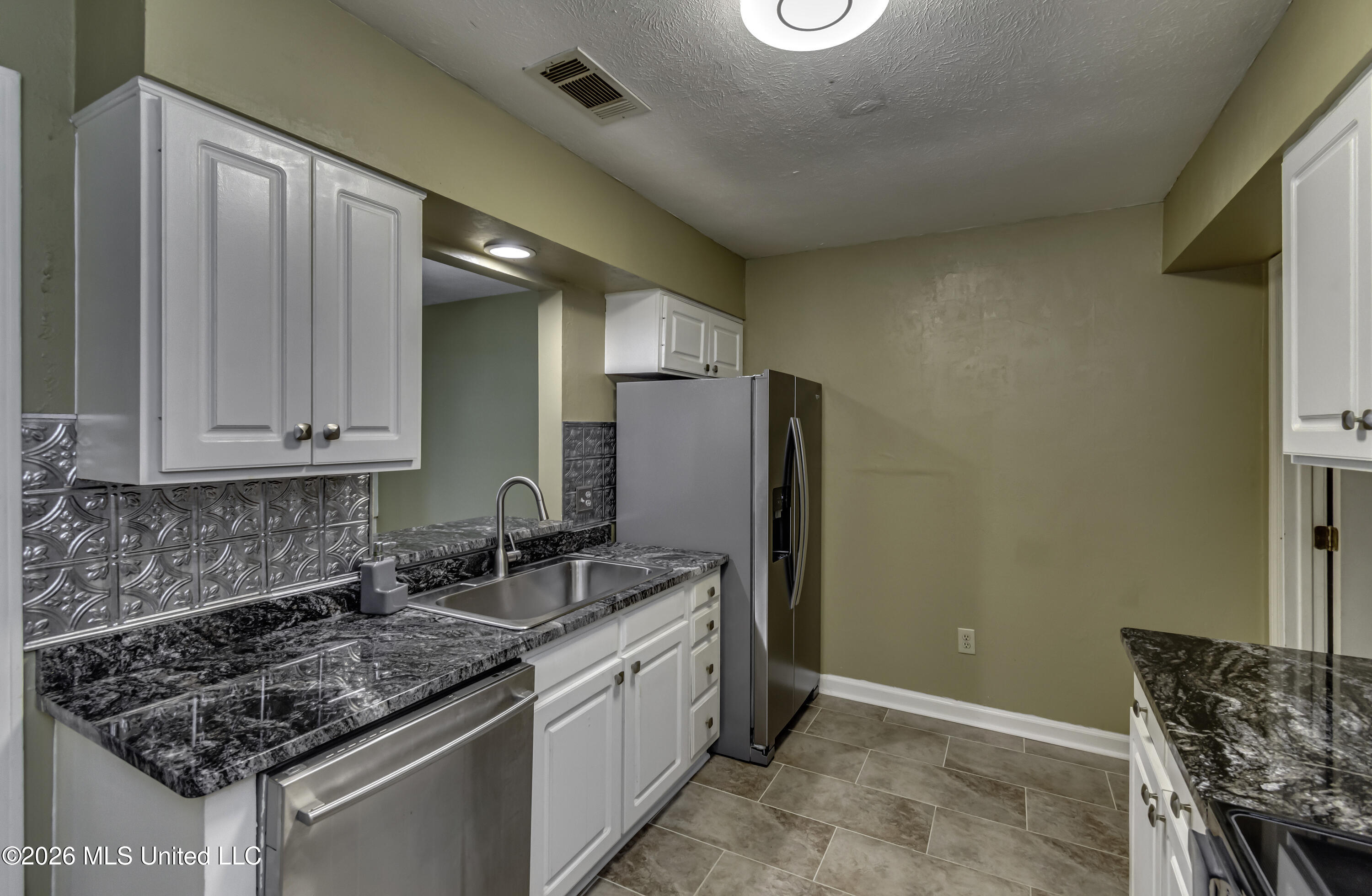 118 River Place Jackson, MS 39211 - Photo 9 of 22 118 River Place--25