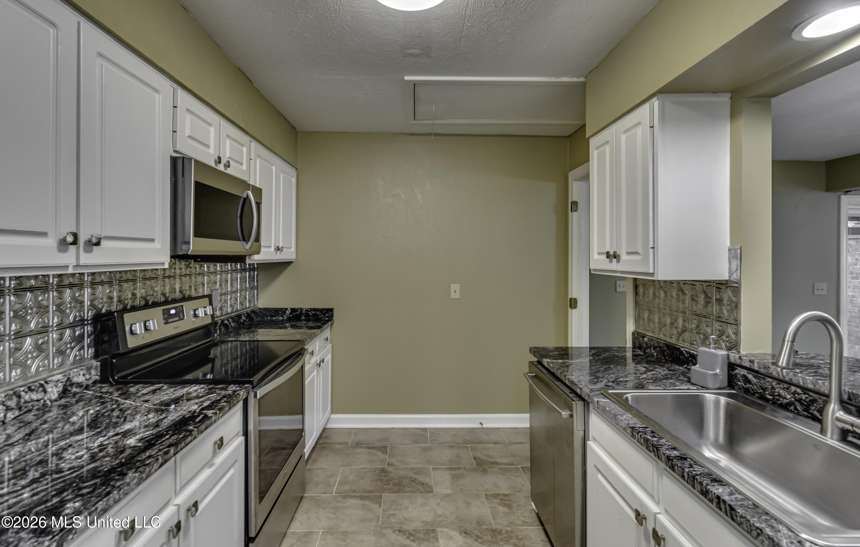 118 River Place Jackson, MS 39211 - Photo 10 of 22 118 River Place--21