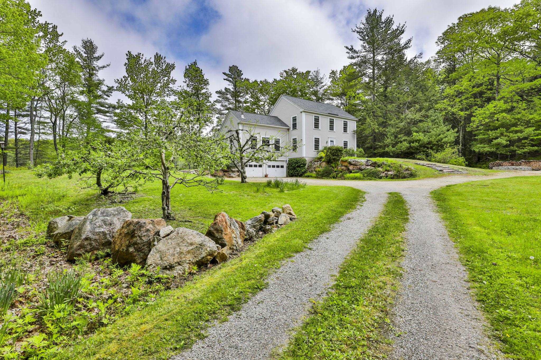129 Brook Road Mont Vernon, NH 03057 - Photo 2 of 40