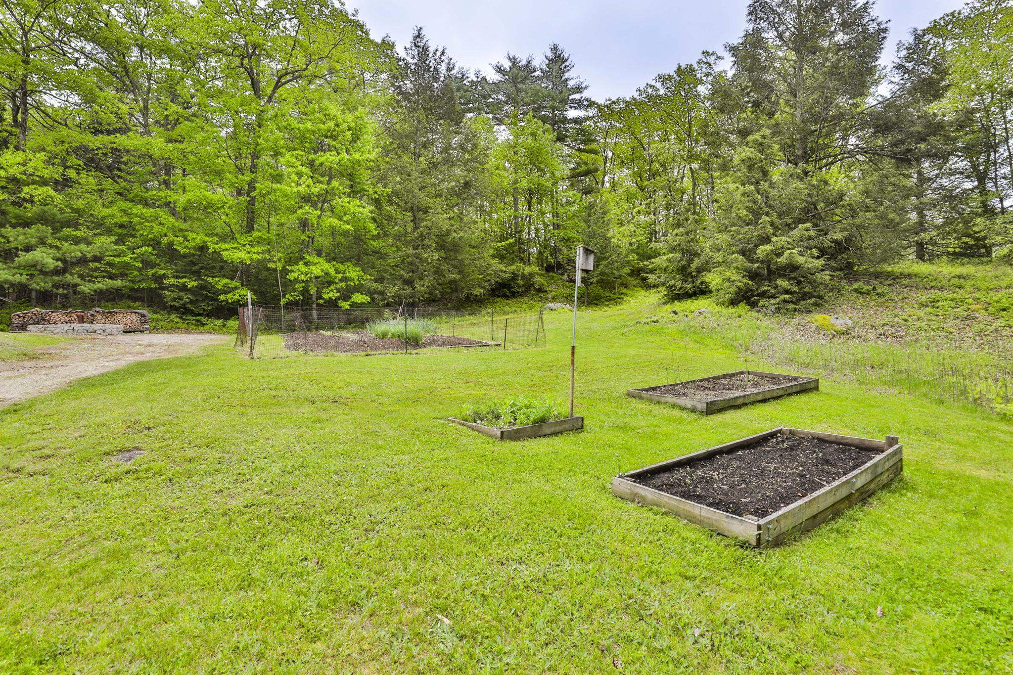 129 Brook Road Mont Vernon, NH 03057 - Photo 3 of 40