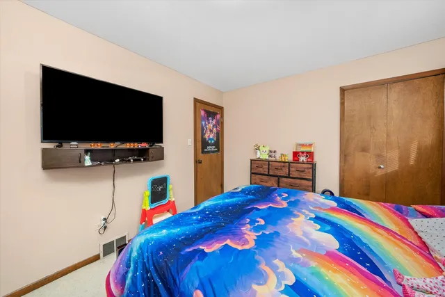 $255,000 | 19404 Wildwood Avenue, Lansing, IL 60438