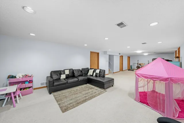 $255,000 | 19404 Wildwood Avenue, Lansing, IL 60438