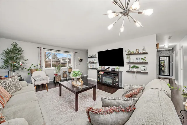 $255,000 | 19404 Wildwood Avenue, Lansing, IL 60438