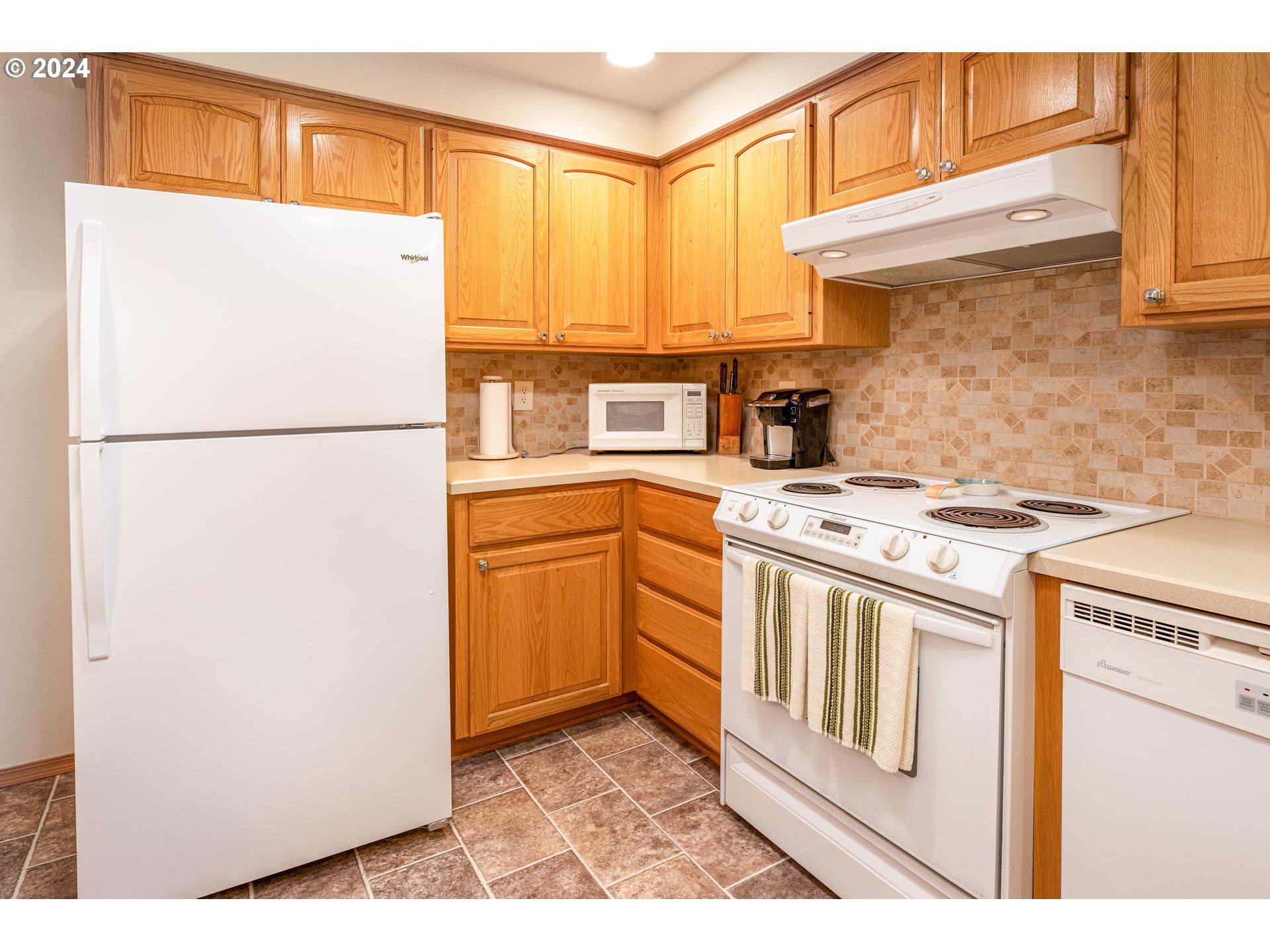 24185 Warthen Road Elmira, OR 97437 - Photo 12 of 31 Gallery Image 12