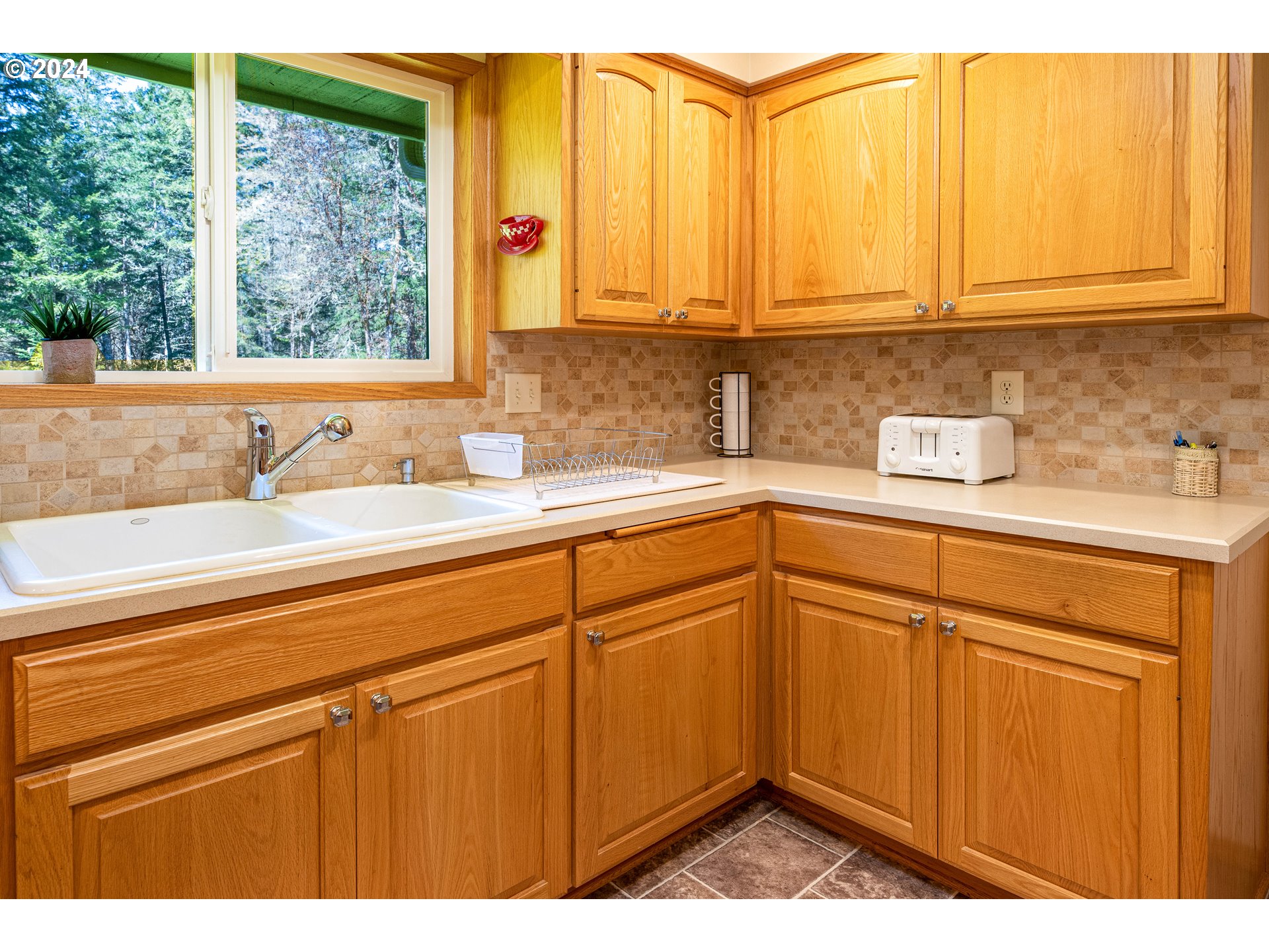 24185 Warthen Road Elmira, OR 97437 - Photo 13 of 31 Gallery Image 13