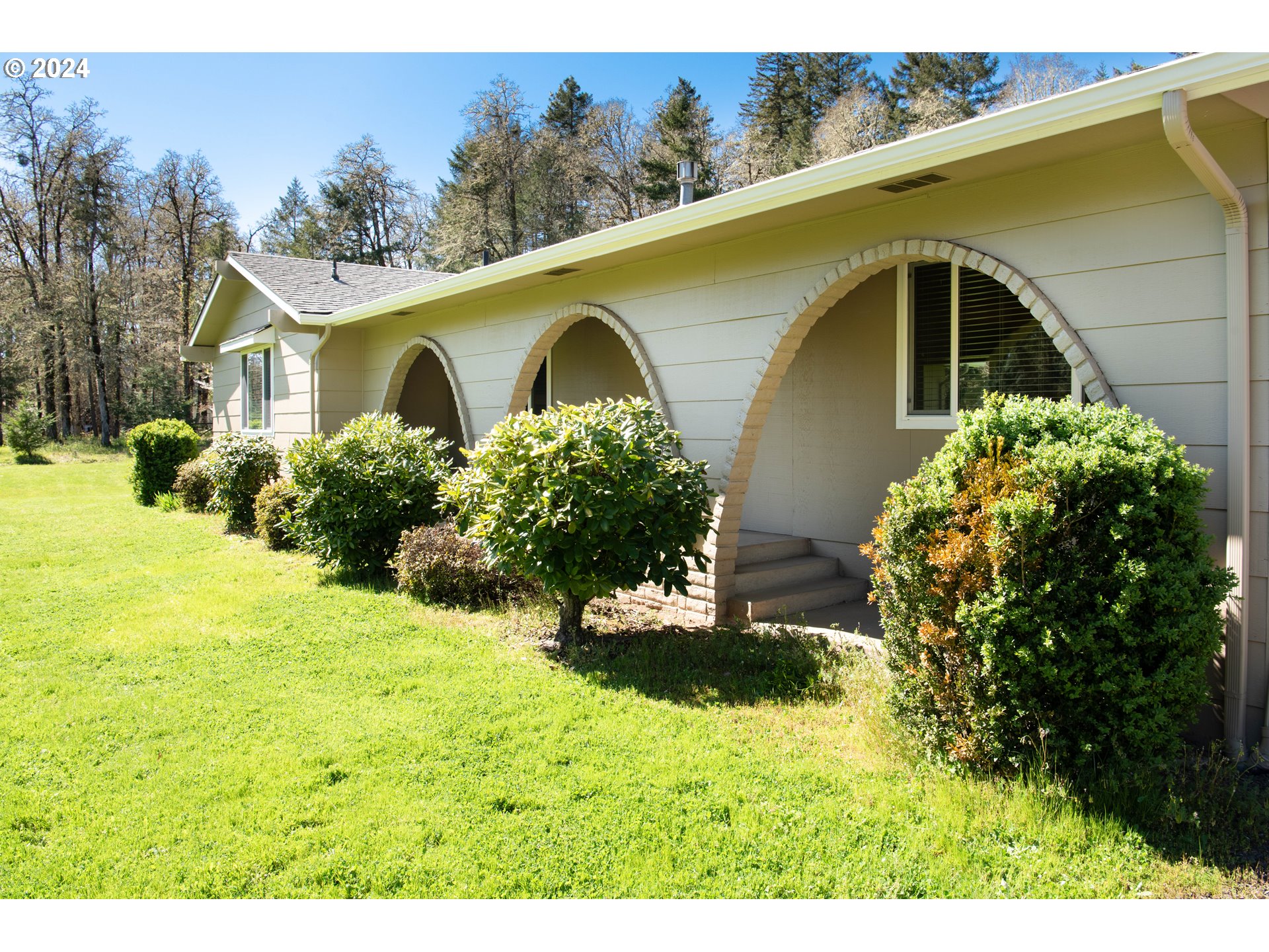 24185 Warthen Road Elmira, OR 97437 - Photo 3 of 31 Gallery Image 3